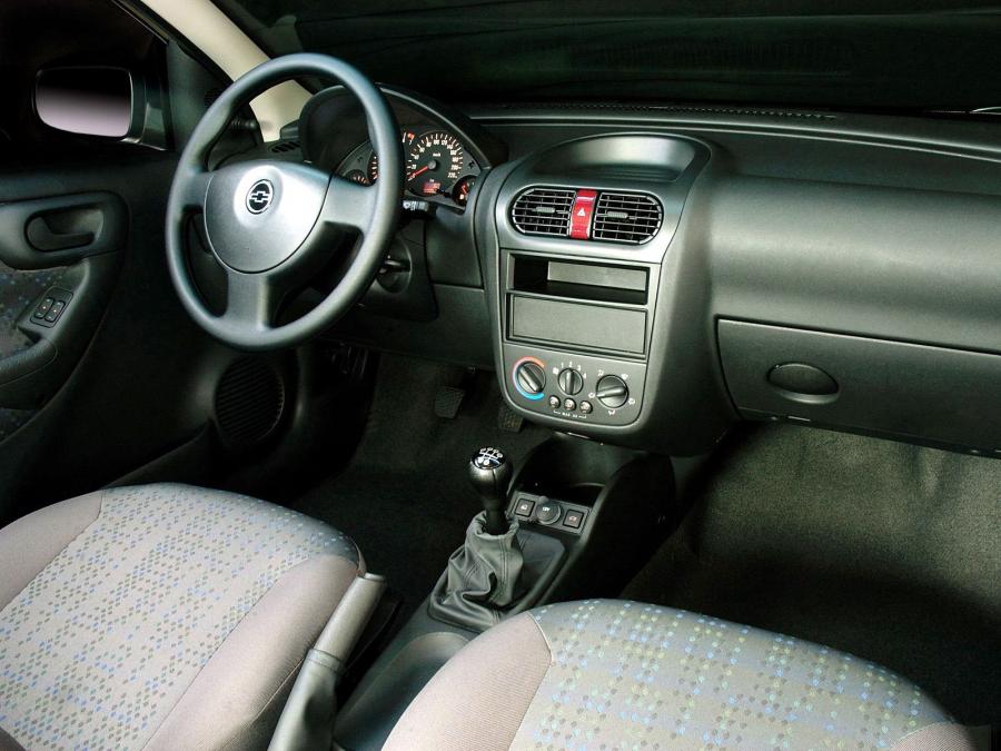 Chevrolet Corsa Sedan 2002 года  (фото 7 из 16)